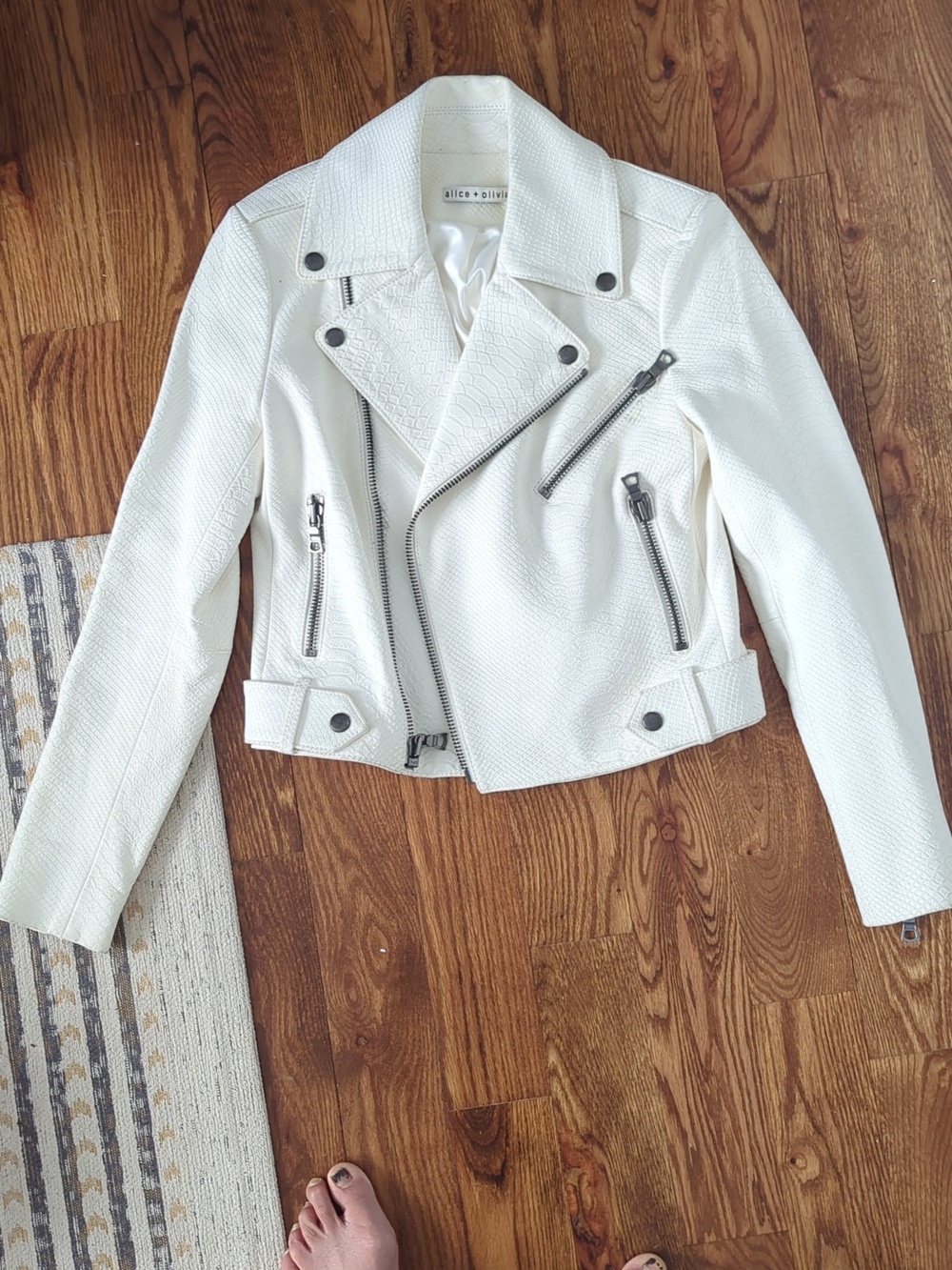alice + olivia